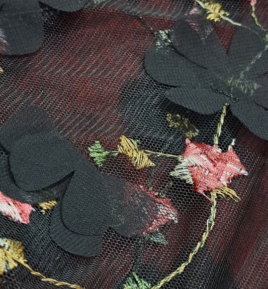 Maroon Dress With A Ruffled Neck Line & Bow Tie Size 8 - Picture 8 of 8